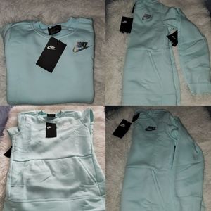 Girl nike crew neck sweater